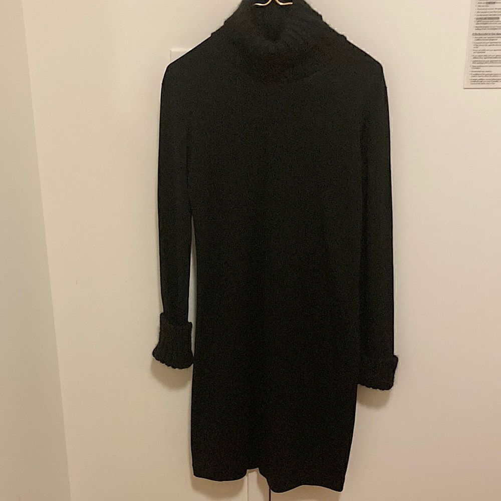 Les Copains Black Midi Dress with Turtleneck and Long Sleeve. Size 44/8.